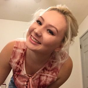 Meet your Posher, Avery